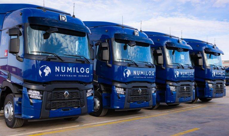 Numilog se Prépare pour l’Année 2024 avec une Nouvelle Flotte de Camions Semi-Remorque